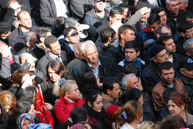 MHP LİDERi DEVLET BAHÇELİ AKHİSARLILAR İLE BULUŞTU